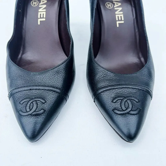 Chanel Black Leather CC Low Court Heels Mid 7 Round Toe 37.5 Career Work 6.5 - Picture 4 of 13